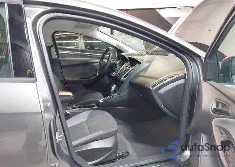 2012 Ford Focus Se z USA, uszkodzony, nr VIN 1FAHP3K22CL394088